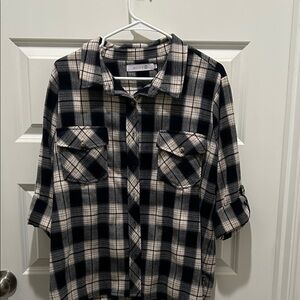 Women's Black and Cream Plaid Button-Down Shirt nwot